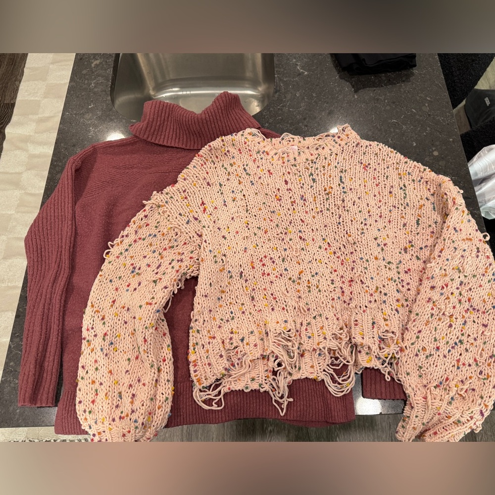 Set of 2 Sweaters